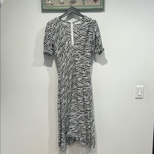 Faithfull the Brand Black and White Puff Sleeve Sheath Midi Dress zebra size 2